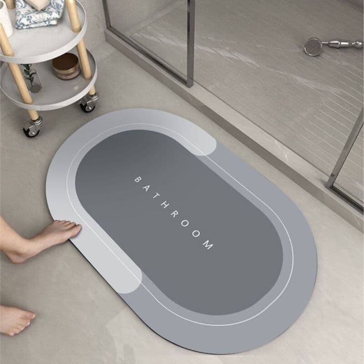Absorbent bath mat